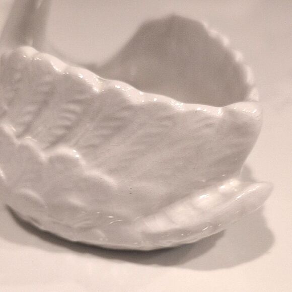 Vintage Elegant White Swan Planter Made In Portugal - Picture 4 of 9
